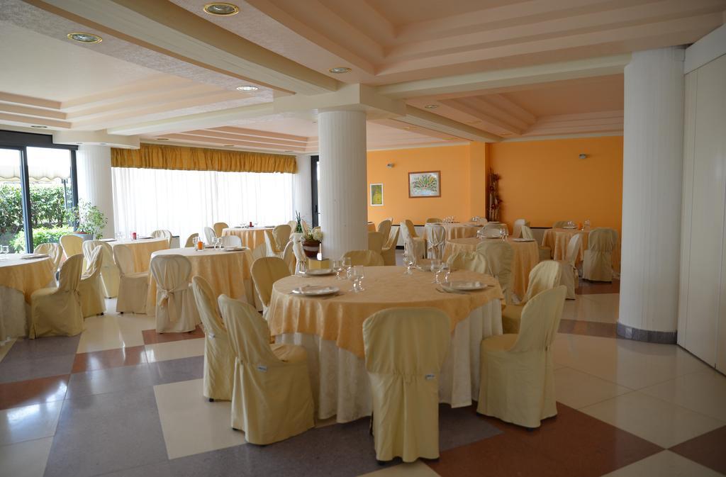 Atlantis Palace Hotel Mascali Esterno foto
