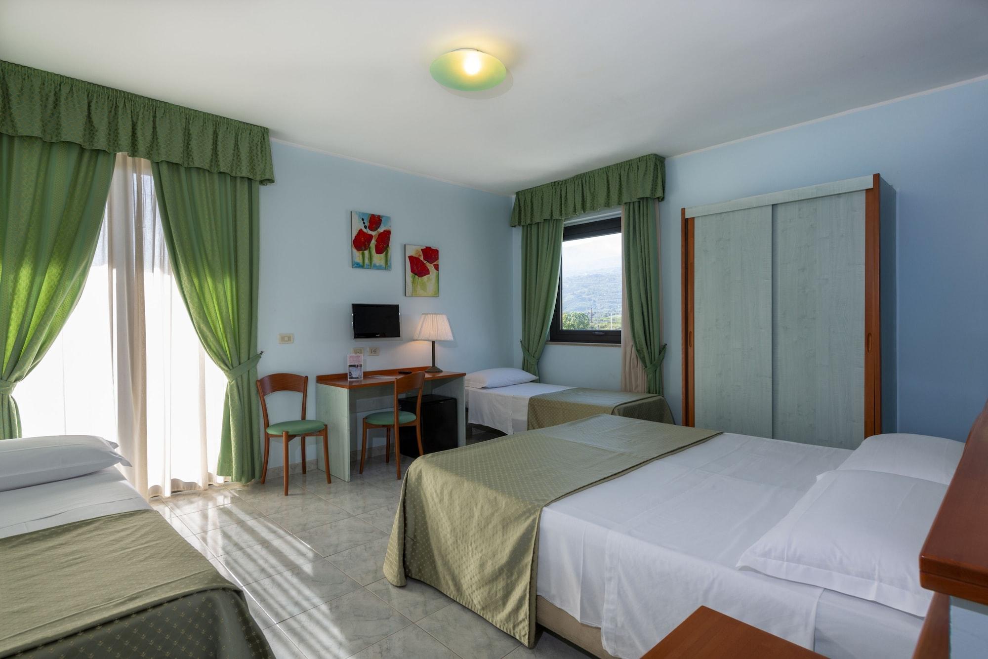 Atlantis Palace Hotel Mascali Esterno foto