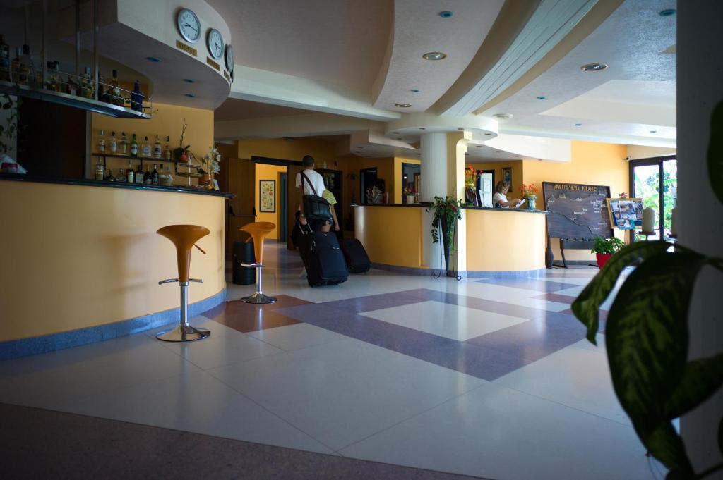 Atlantis Palace Hotel Mascali Esterno foto